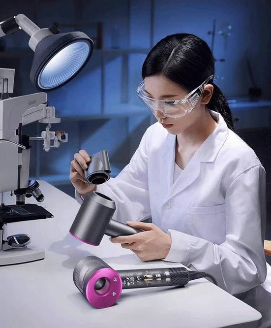 快干吹风机,负离子吹风机,配备高速 110,000 RPM 无刷强力数码电机、低噪音温控吹风机、磁性喷嘴