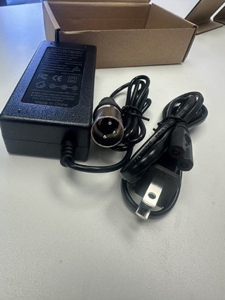 CBK 24V 2A 电池充电器,适用于 LASHOUT 电动代步车