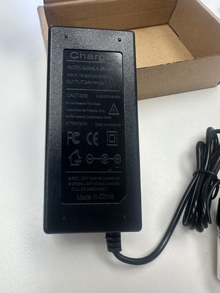 CBK 24V 2A 电池充电器,适用于 LASHOUT 电动代步车