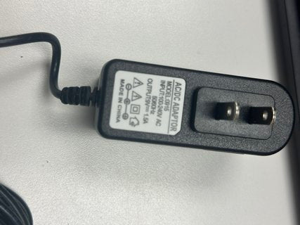 吉他踏板电源迷你电源,带 8 个独立输出 9V DC 300mA 短路保护美国适配器